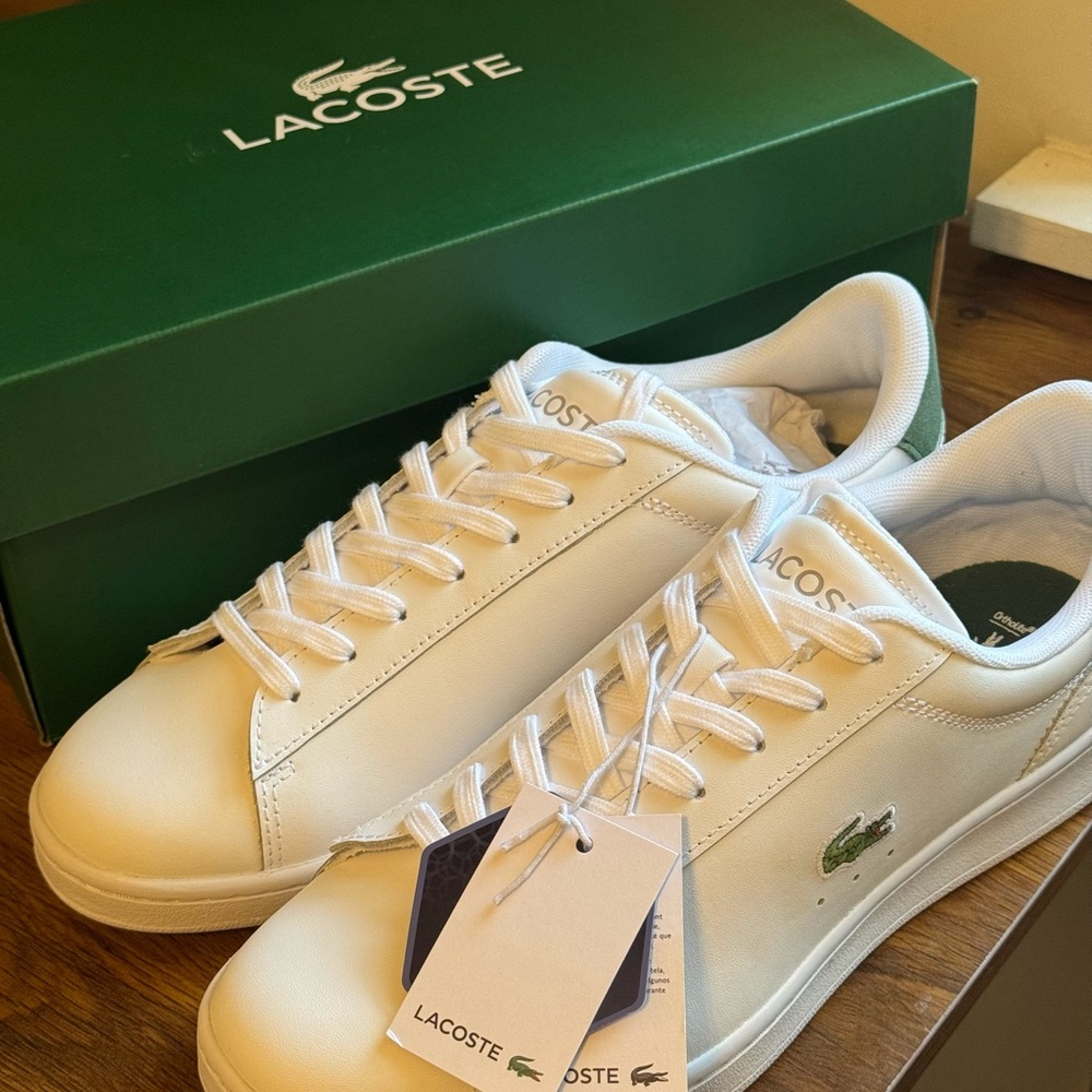NWT Lacoste Carnaby White Leather Sneakers Classic Tennis Style